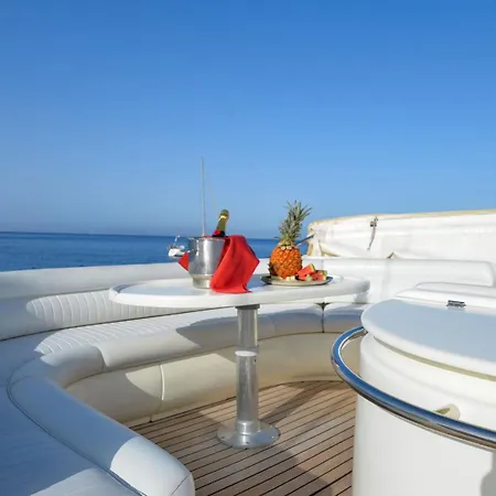Botel Lanzarote Yacht