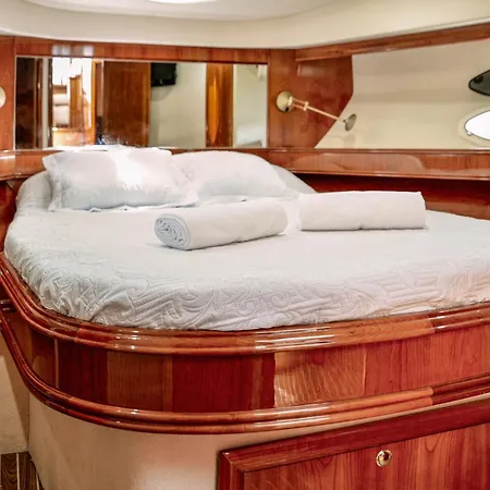 Botel Lanzarote Yacht