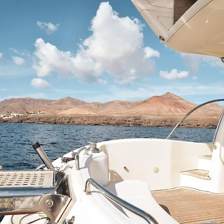 Botel Lanzarote Yacht Puerto Calero