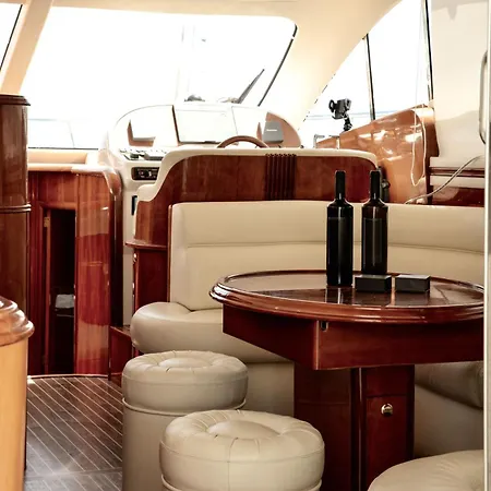 Botel Lanzarote Yacht *